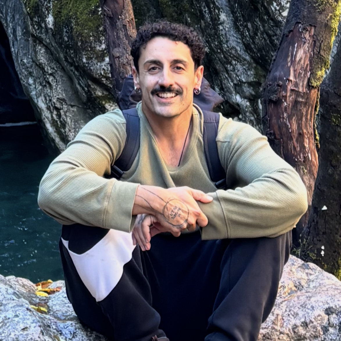 Retreat Coach Glafki Tinos